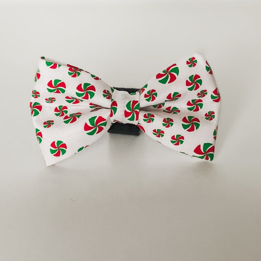 Red and green Christmas mints dog bow tie pet accessory