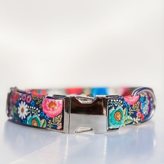 Bright floral pink and blue daisies dog collar