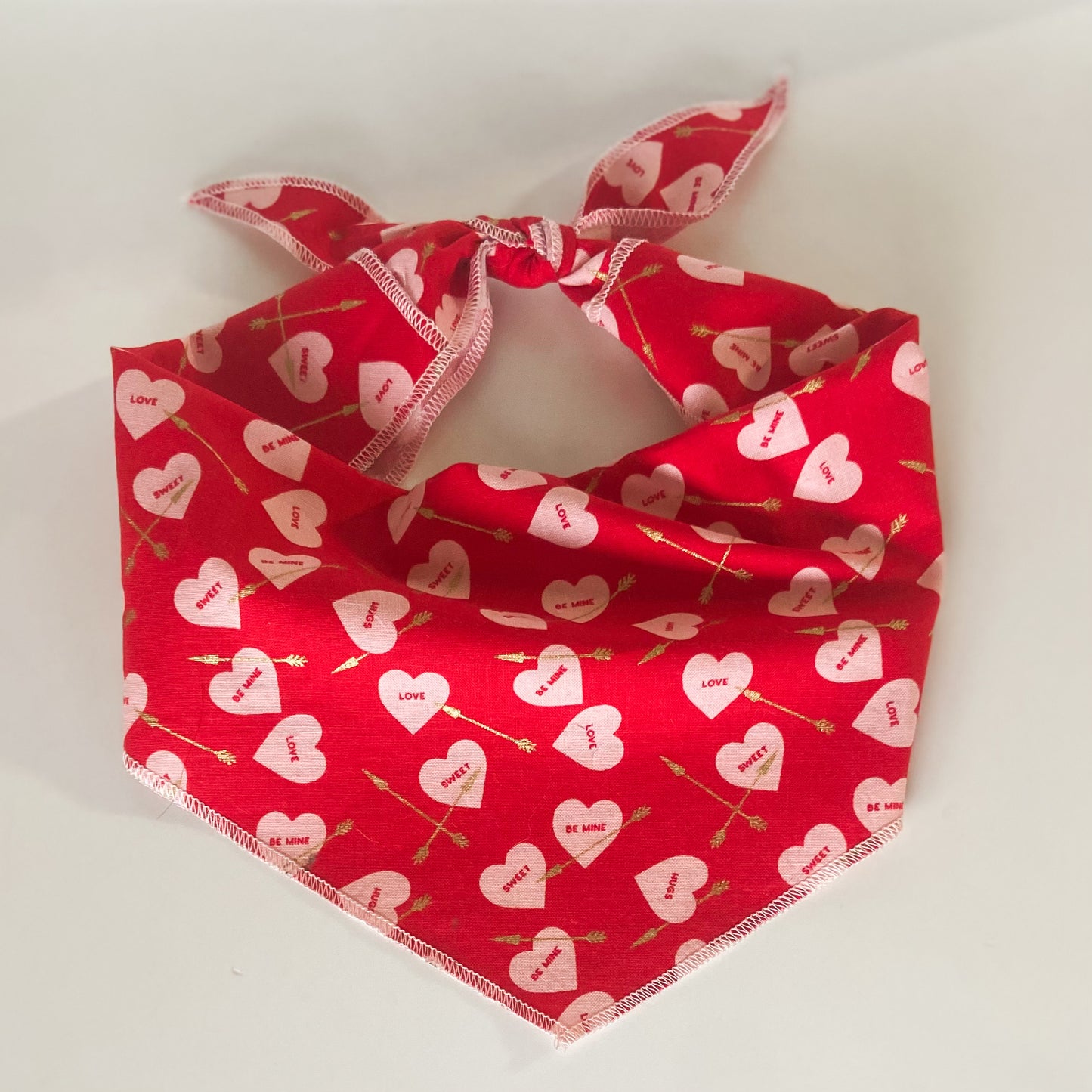 Cupid’s hearts and arrows valentine bandana pet accessory