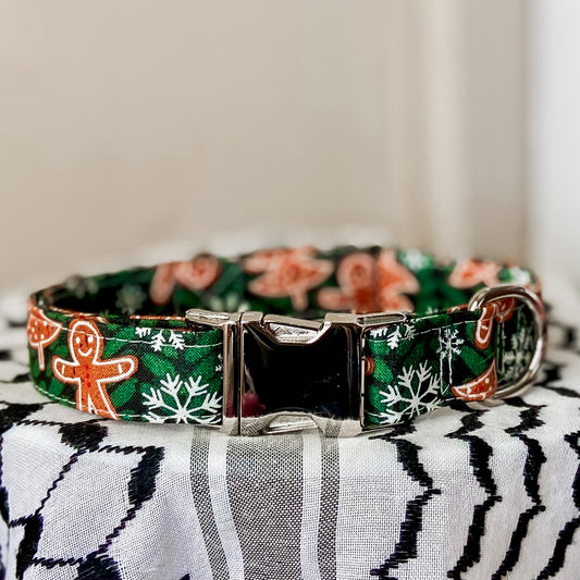 Green gingerbread cookies Christmas dog collar with silver metal buckle