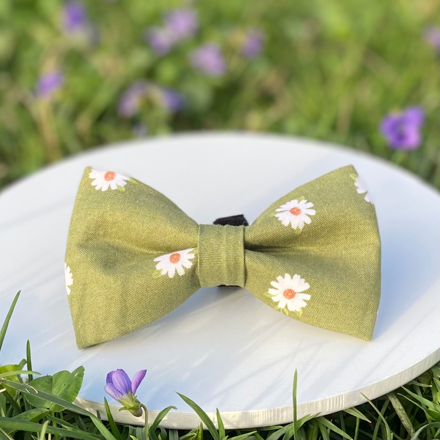 Boho green daisies dog bow accessory