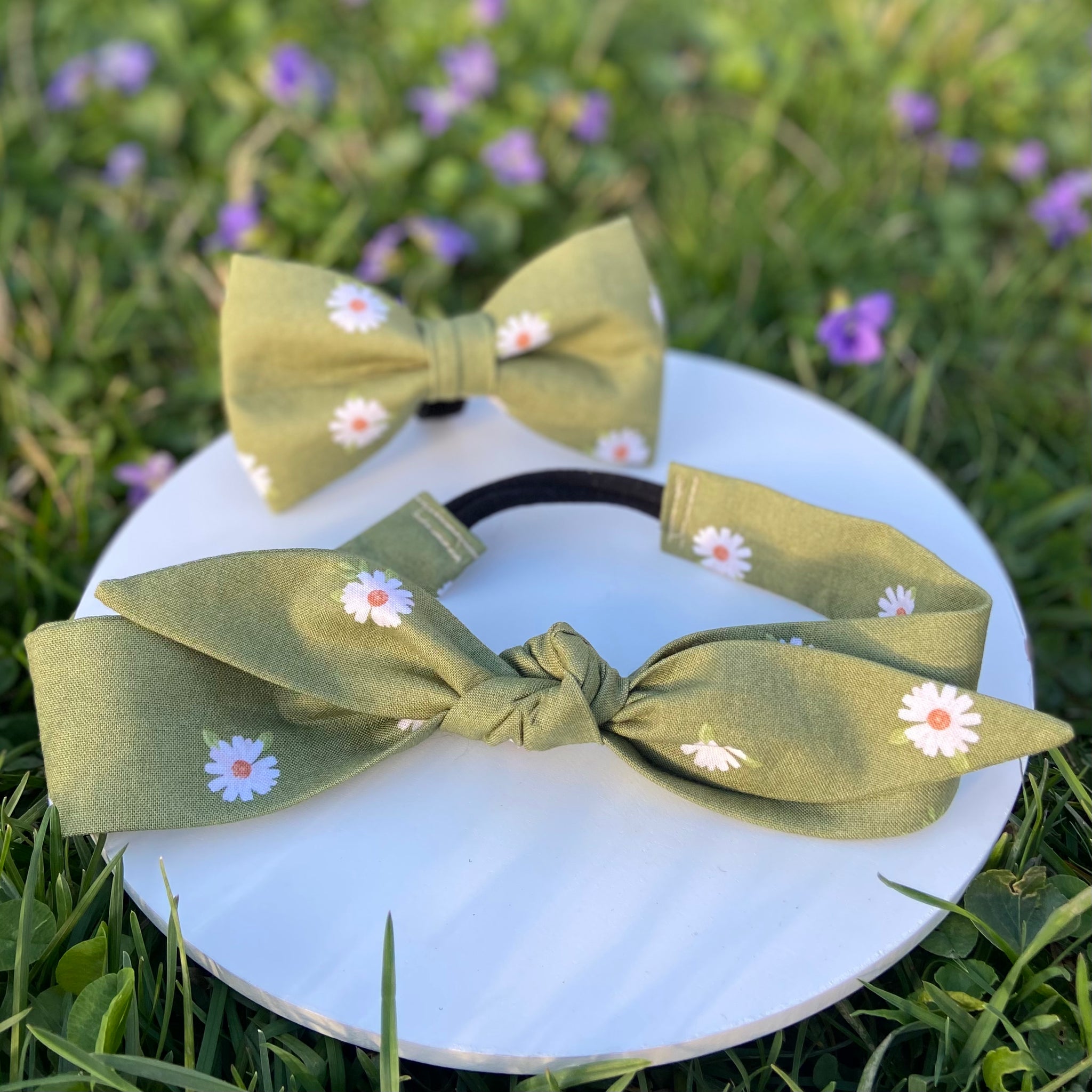 Boho green daisies dog bow
